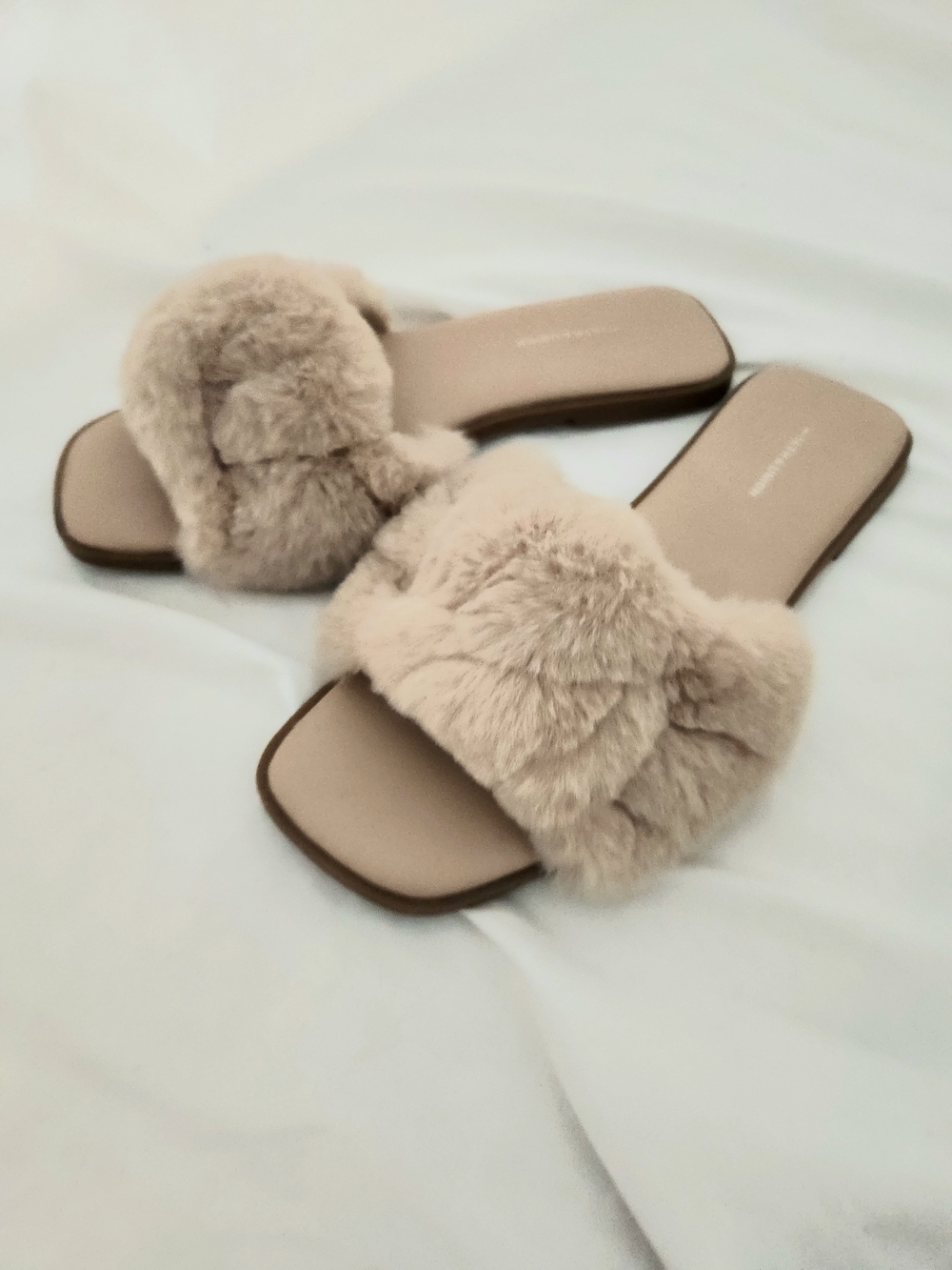 14th & Union Women's Fuzzy Slide Sandals in Beige - Plush Comfort